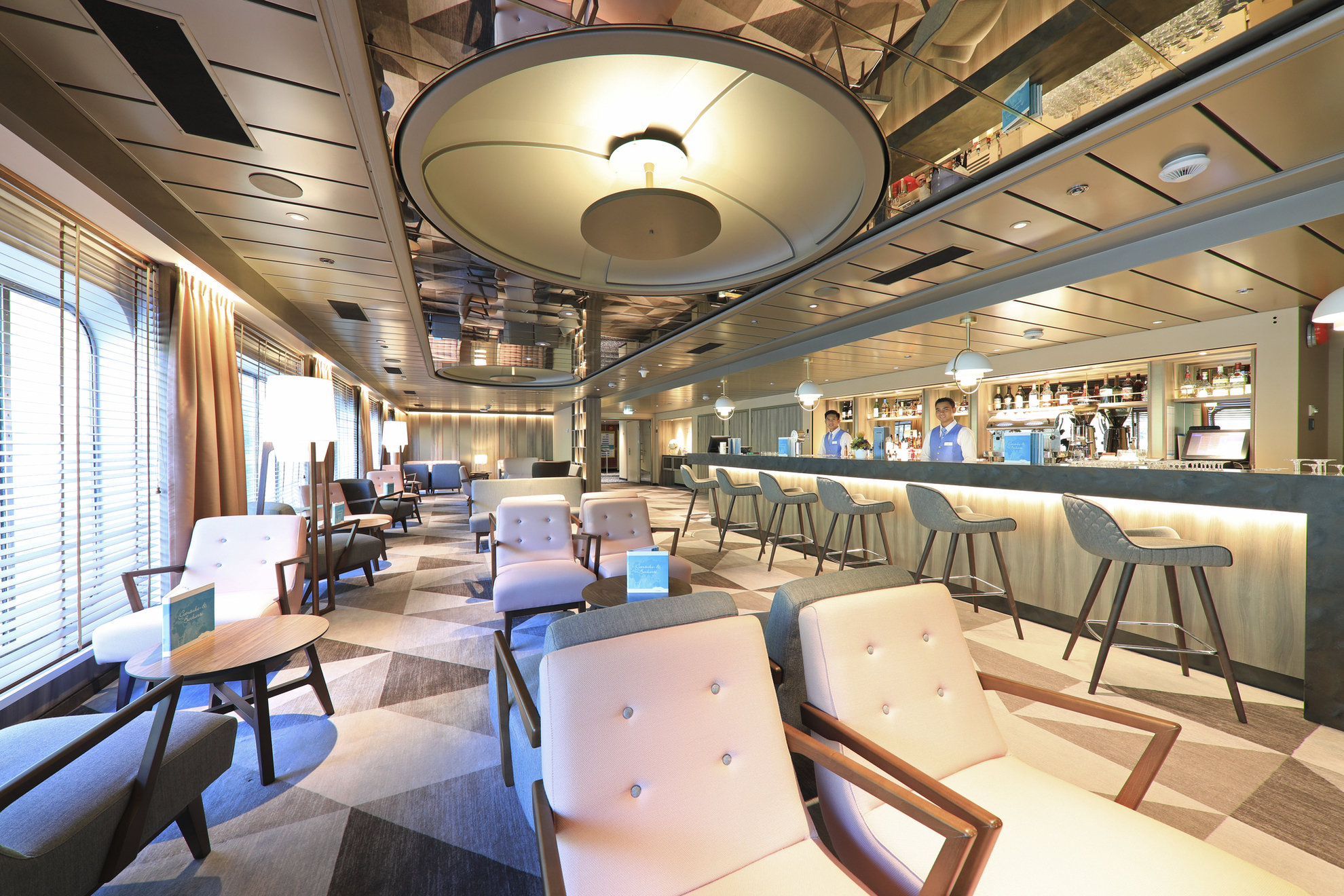 Piano Salon, MS Amera