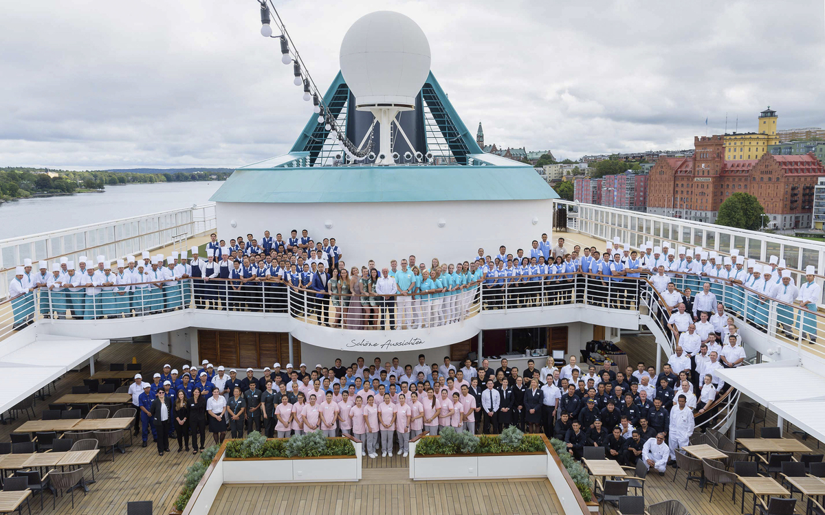 Ihre herzliche Crew an Bord von MS Amera