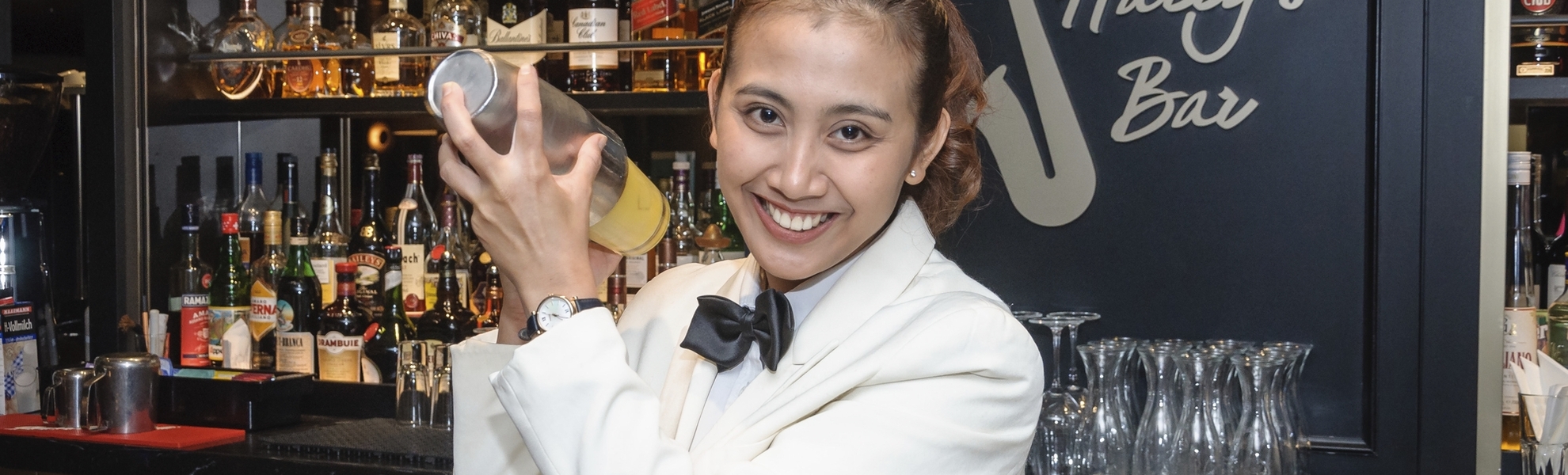 Harry's Bar, MS Amera