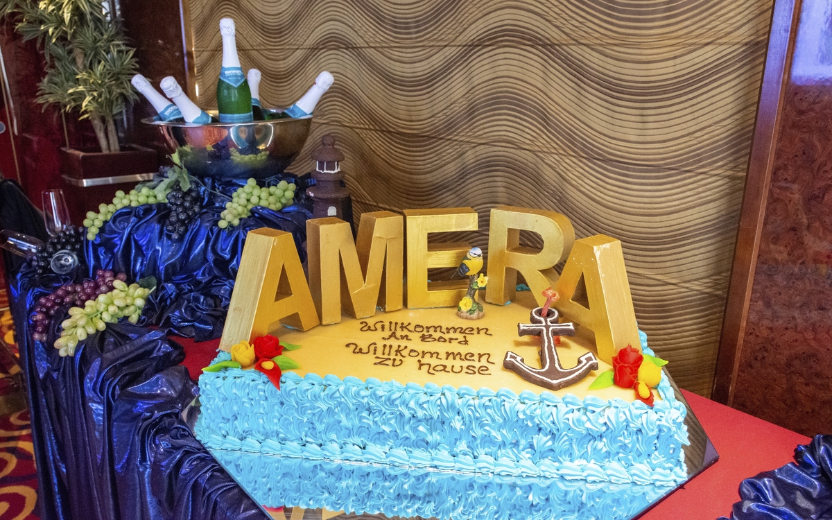 MS Amera Willkommenstorte