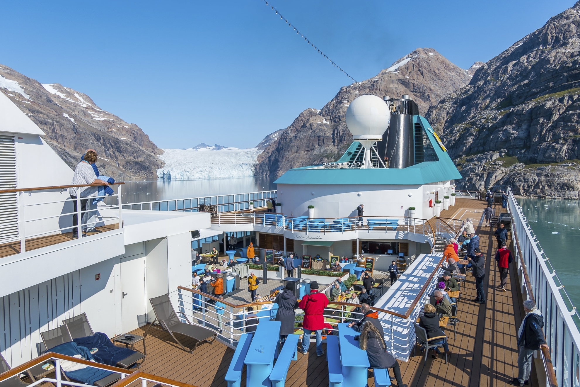 MS Amera im Prins Christian Sund