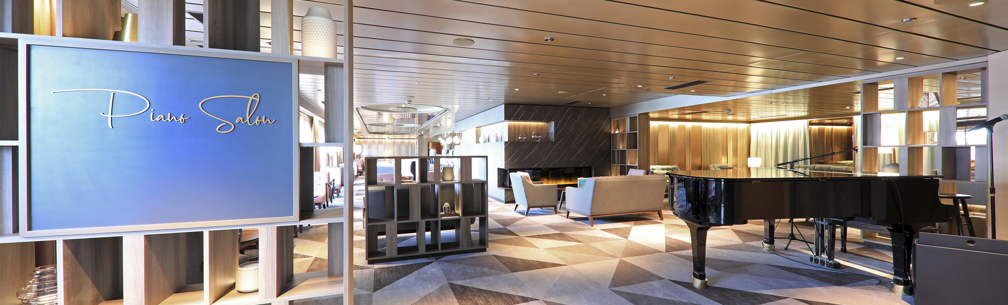 Piano Salon, MS Amera