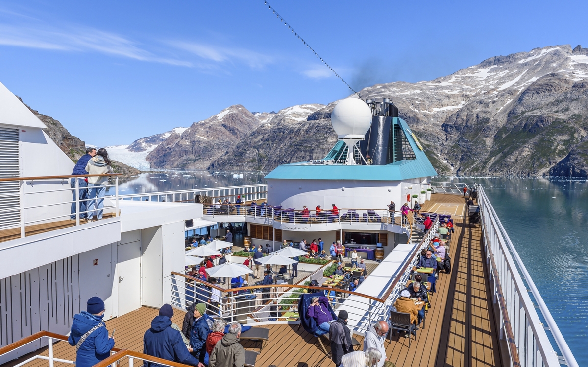 MS Amera im Prins Christian Sund