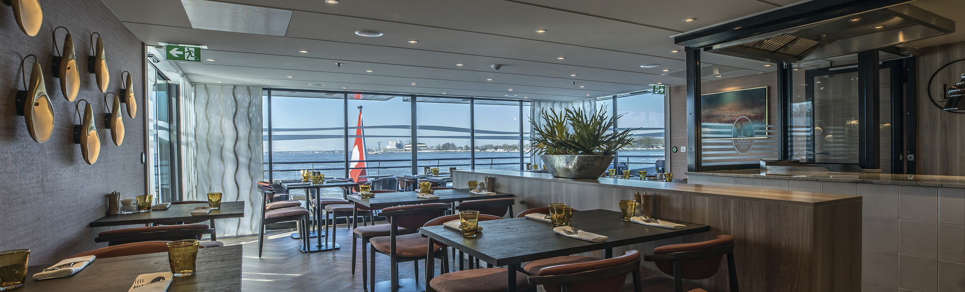 MS Annabelle, Bistro