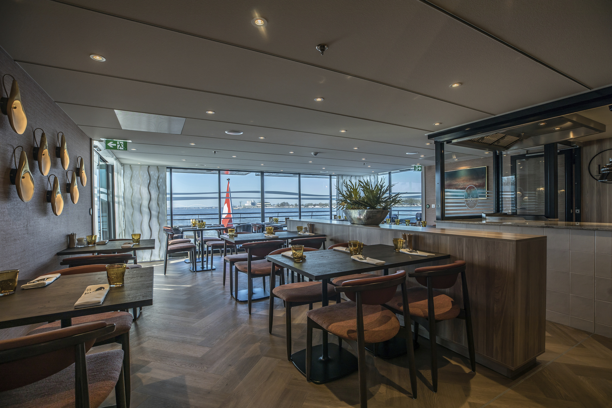 MS Annabelle, Bistro