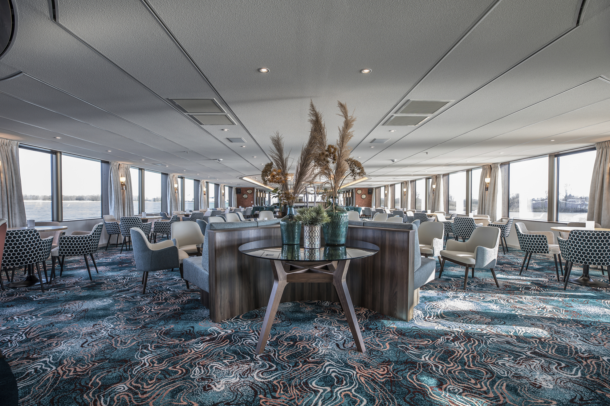 MS Annabelle, Lounge