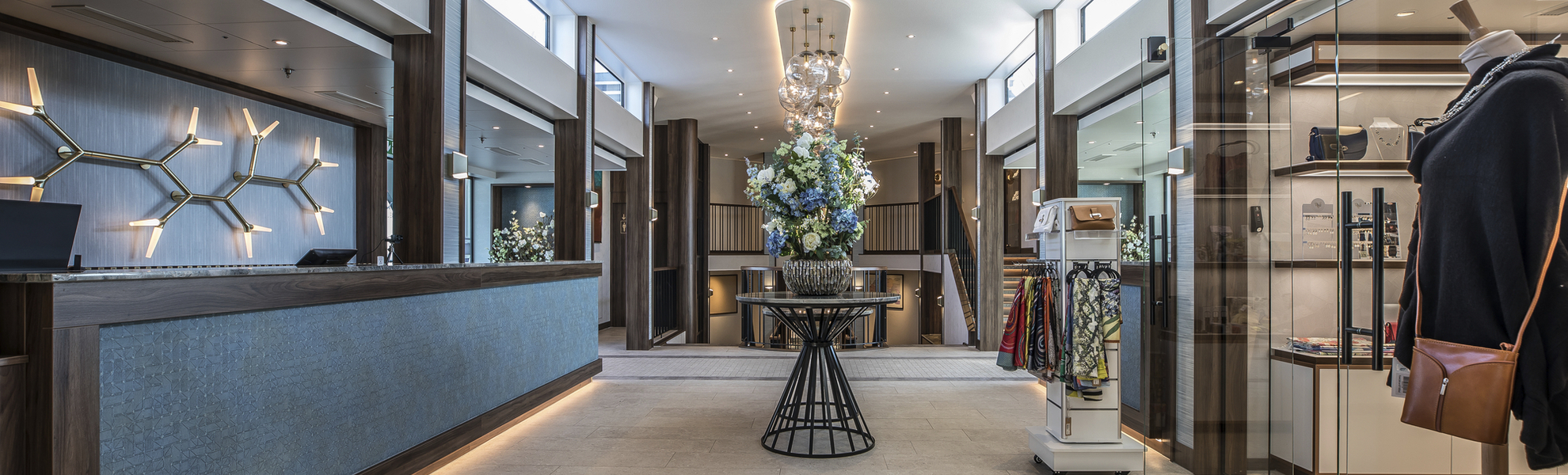 MS Annabelle, Rezeption/Lobby