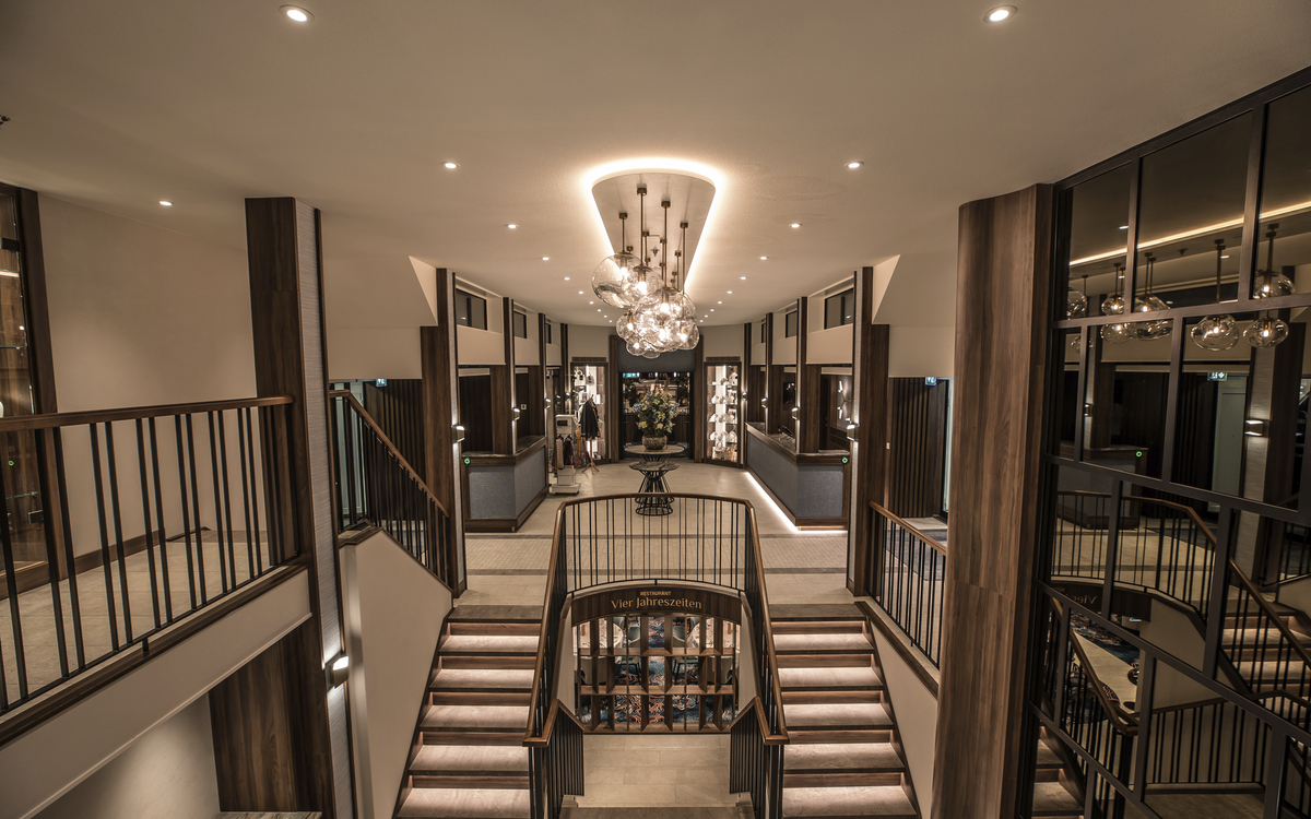 MS Annabelle, Rezeption/Lobby