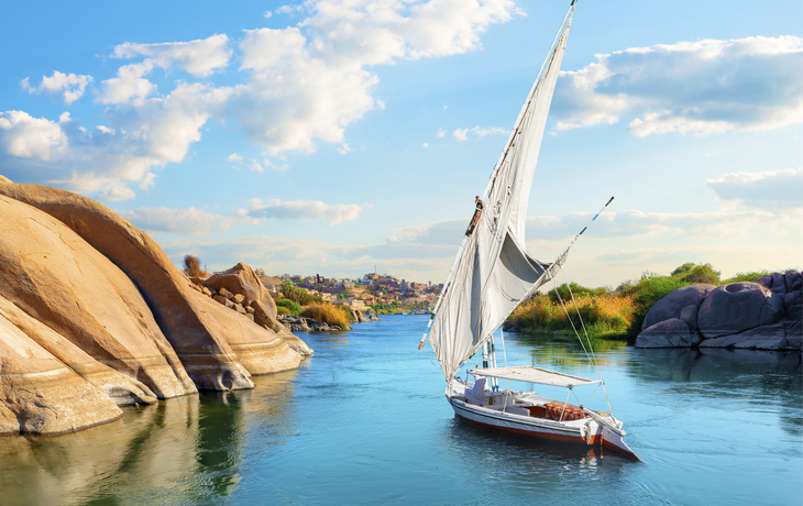 Segelboot im Nil bei Assuan, Aegypten