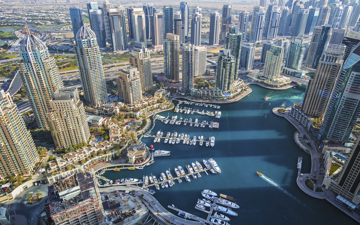 Luftaufnahme des Hafens von Dubai, VAE