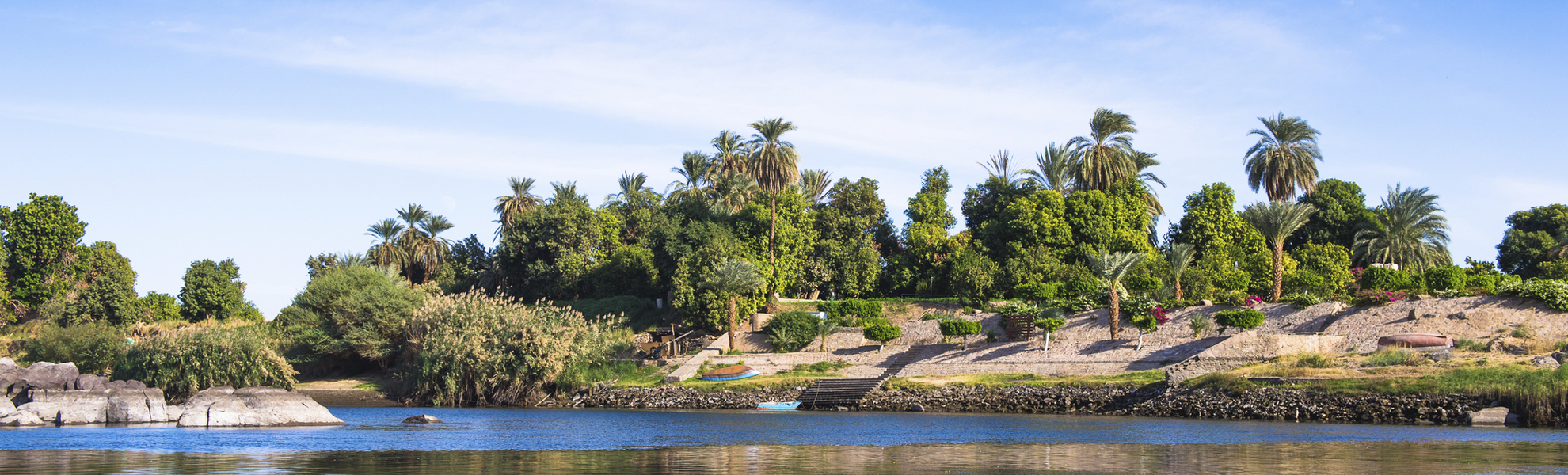 Idyllische Landschaft am Nilufer in Ägypten