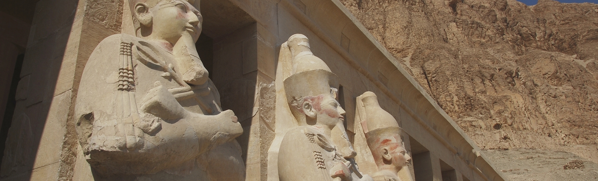 Nahaufnahme des Hatschepsut-Tempels in Ägypten