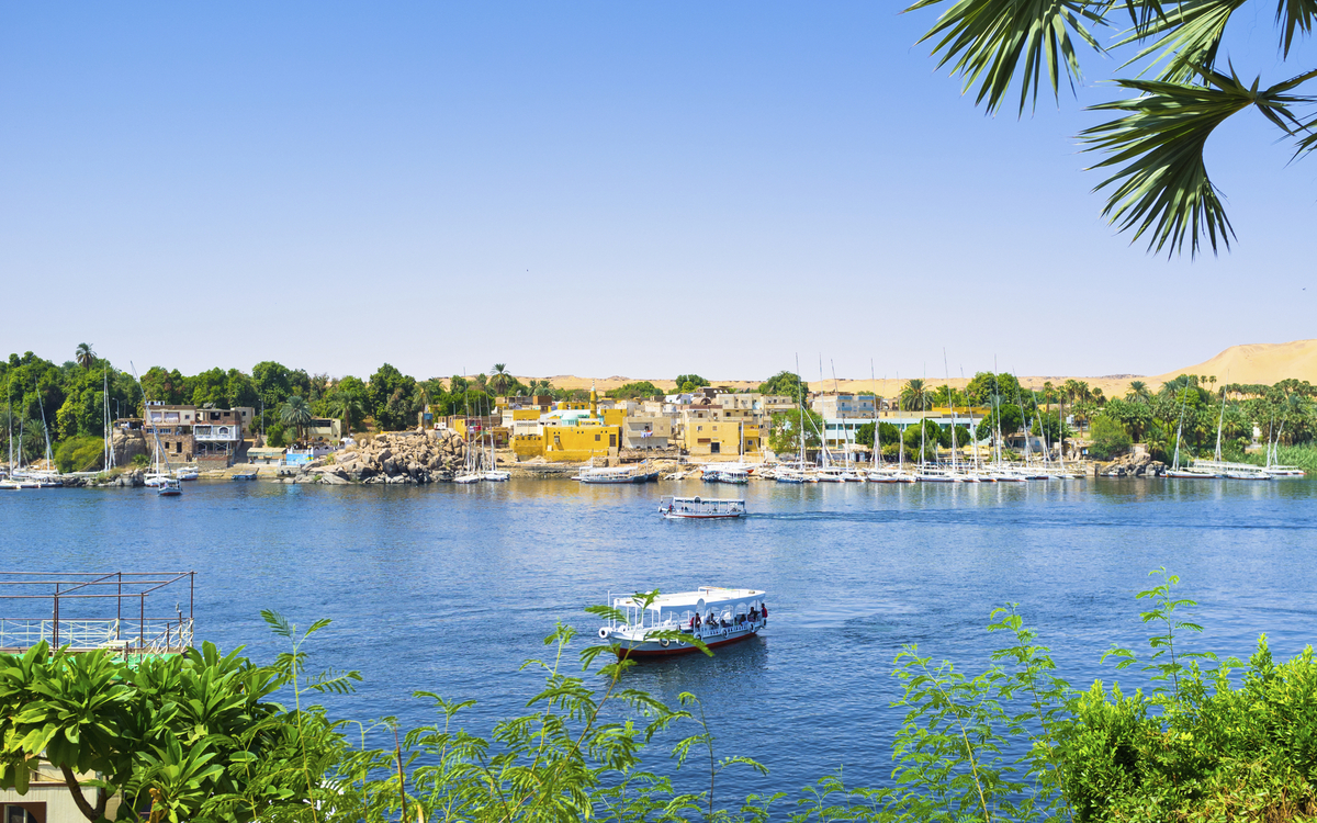 Blick über den Nil auf die Kitchener Insel in Ägypten