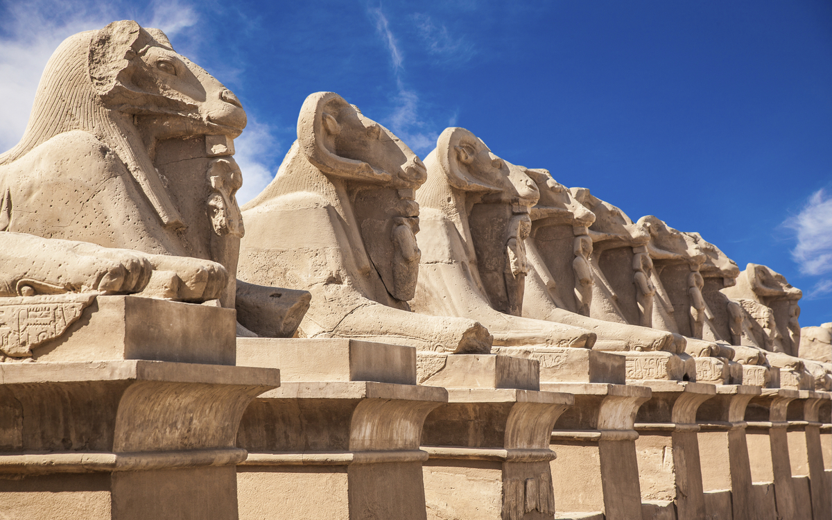 Sphinx Allee im Karnak Tempel in Luxor in Ägypten