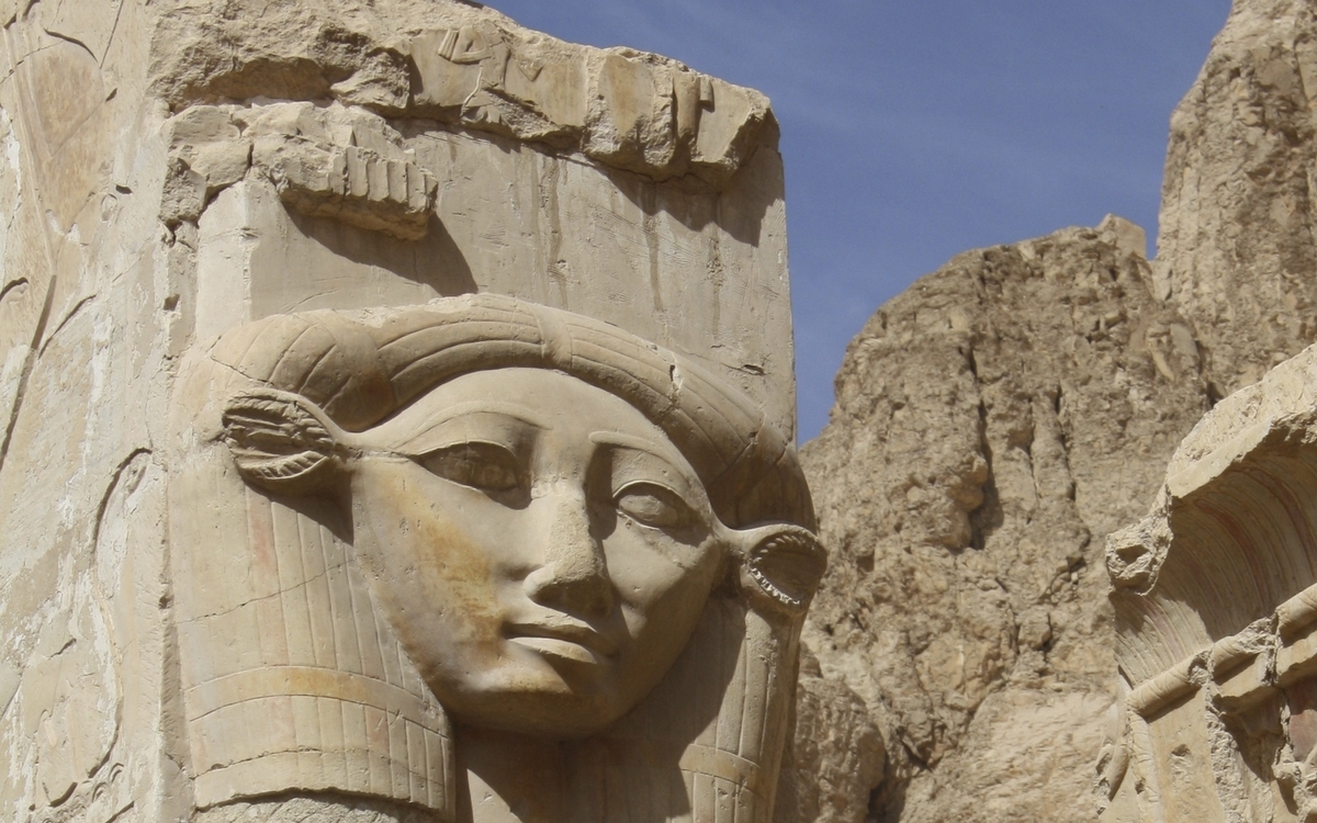 Hathor Statue im Tempel von Dendera in Ägypten