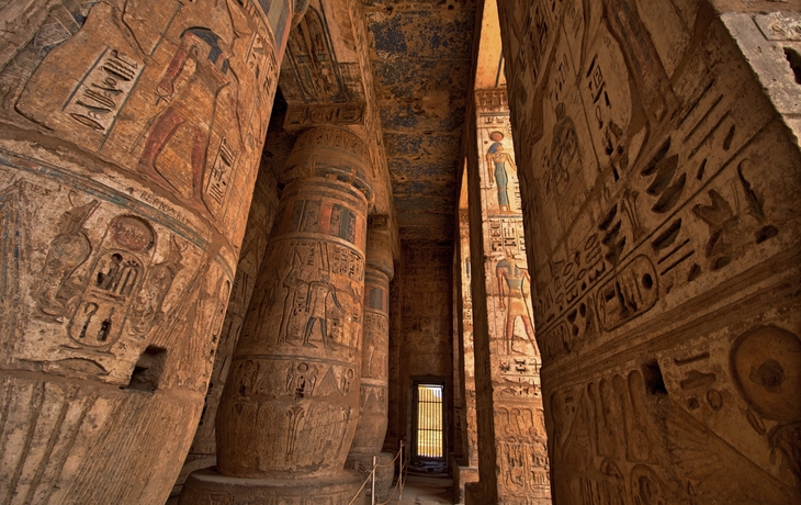 Hieroglyphen im Tempel Medinet Habu, Ägypten