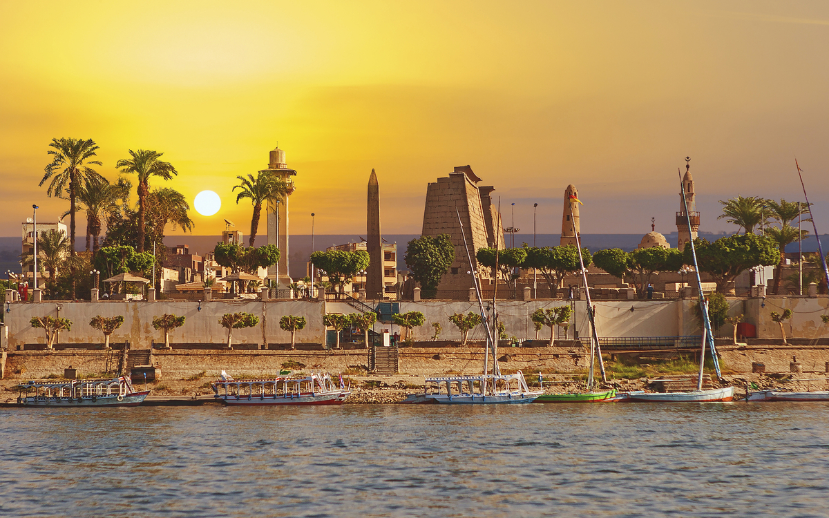 Uferpromenade in Luxor, Aegypten