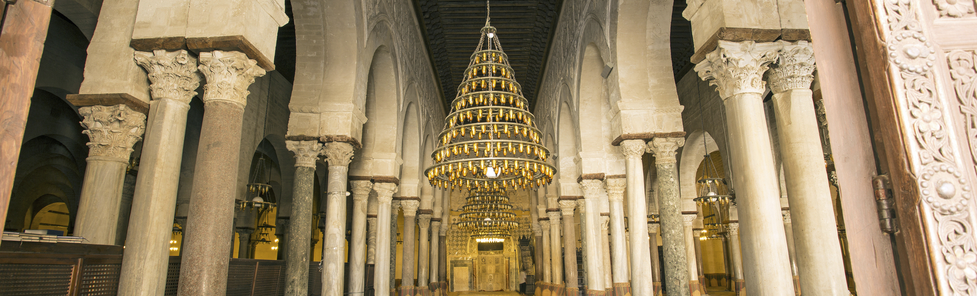 Gebetshalle in der großen Moschee in Kairouan, Tunesien