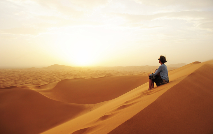 Frau in der Sahara, Tunesien