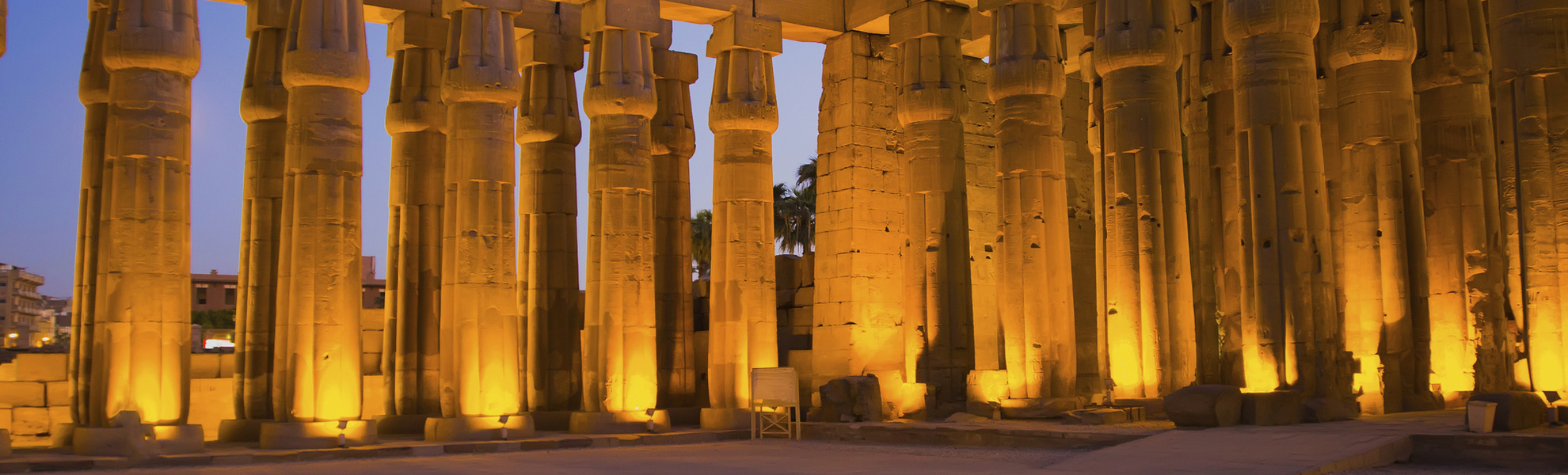 Beleuchteter Luxor-Tempel in Ägypten