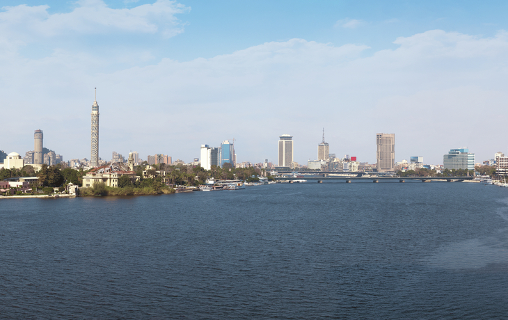 Luftaufnahme von Kairo und dem Fluss Nil, Ägypten