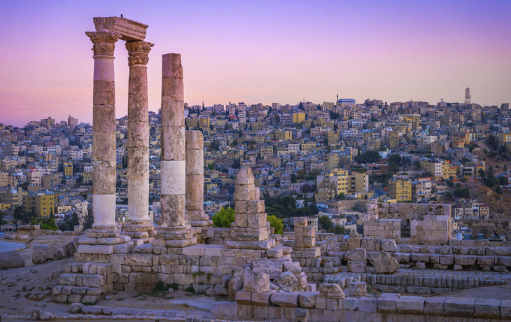 Ruinen der Zitadelle auf dem Hügel Jebel el Qala’a in Amman, Jordanien