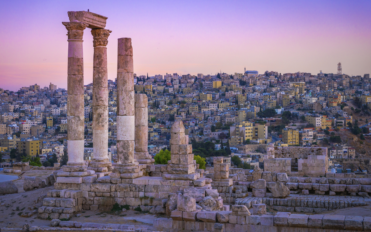 Ruinen der Zitadelle auf dem Hügel Jebel el Qala’a in Amman, Jordanien