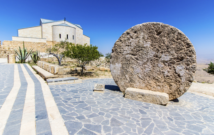 Ausgrabungsstätte auf dem Berg Nebo mit der Moses Kirche, Jordanien