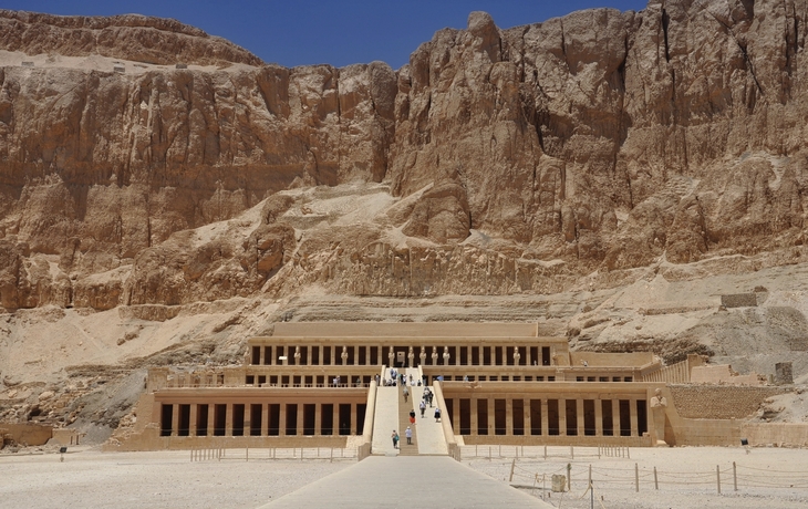 Hatschepsut-Tempel in Ägypten von vorne