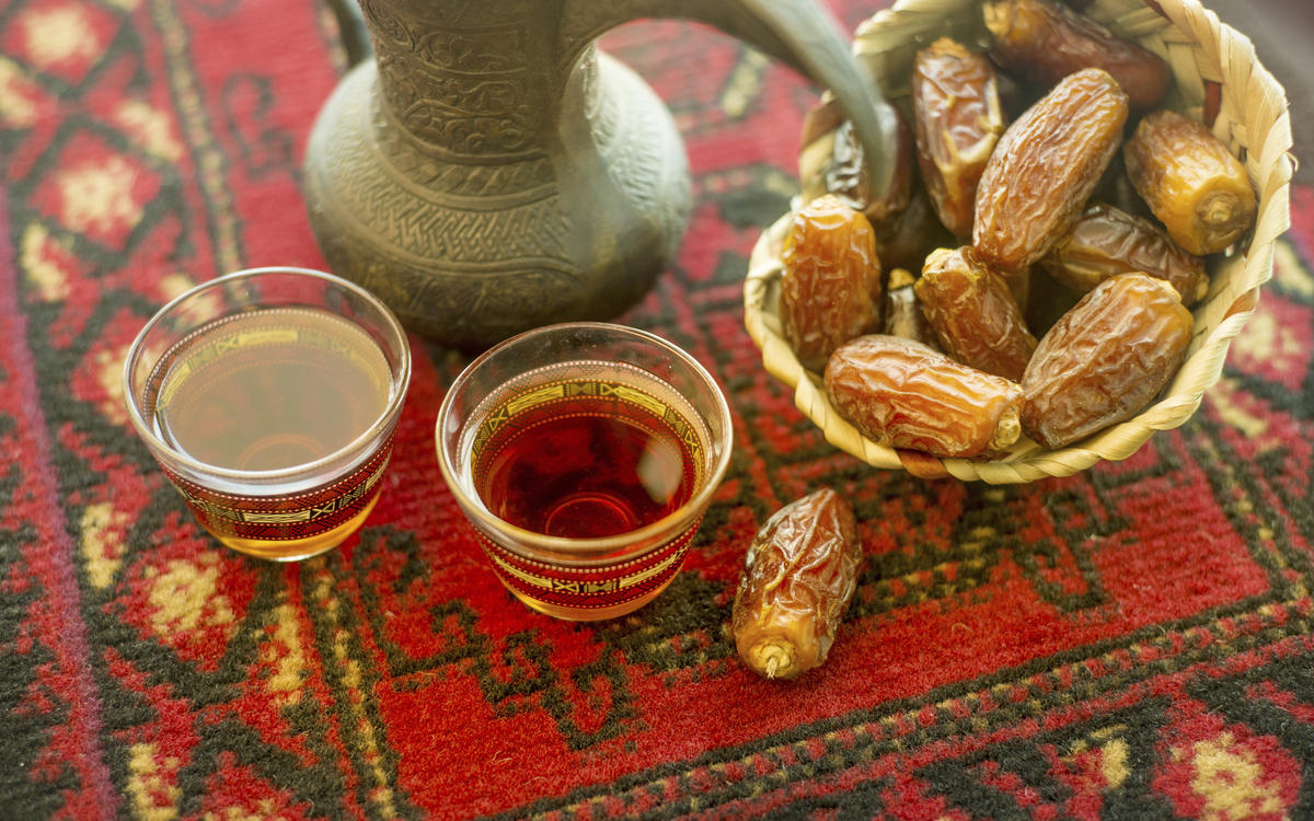 Datteln und Tee