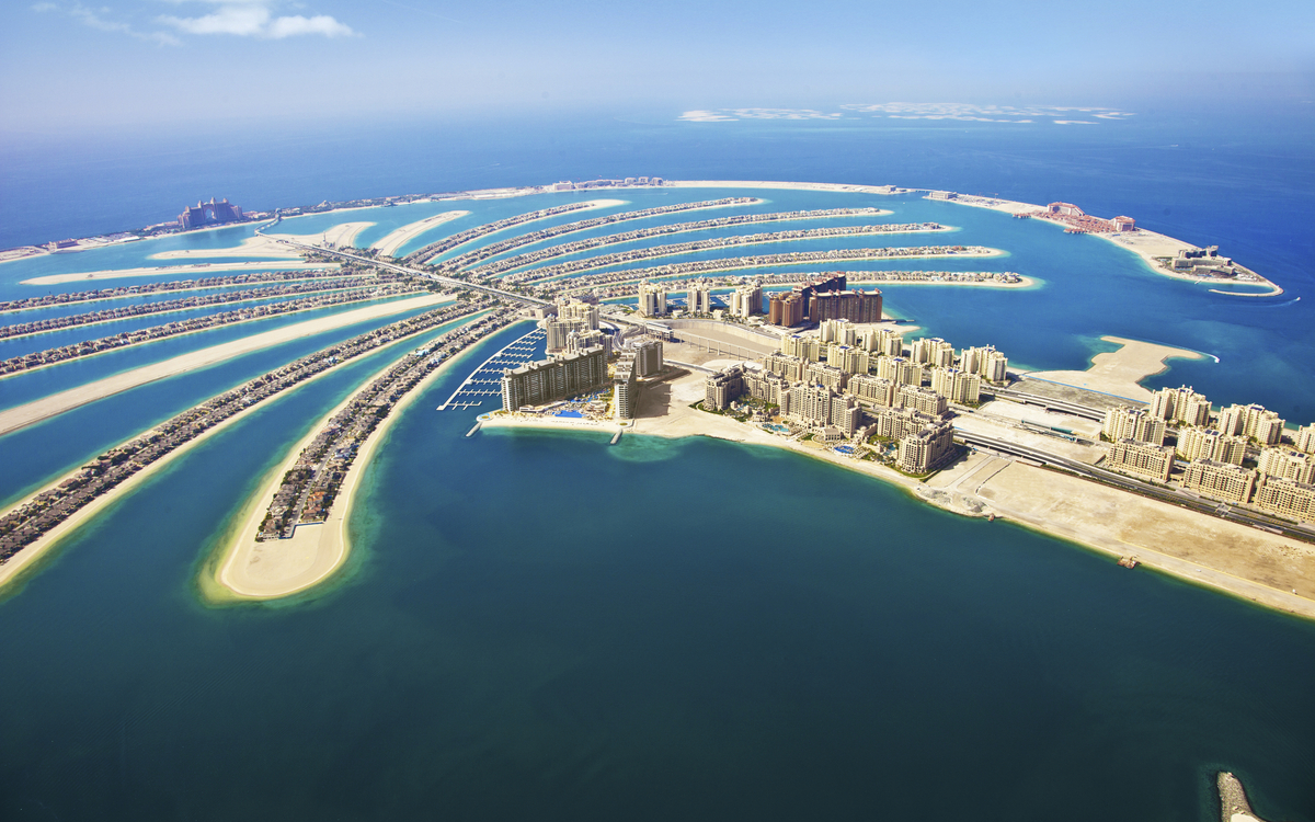 Künstlich geschaffene Jumeirah Palm Inselgruppe in Dubai, V. A. Emirate