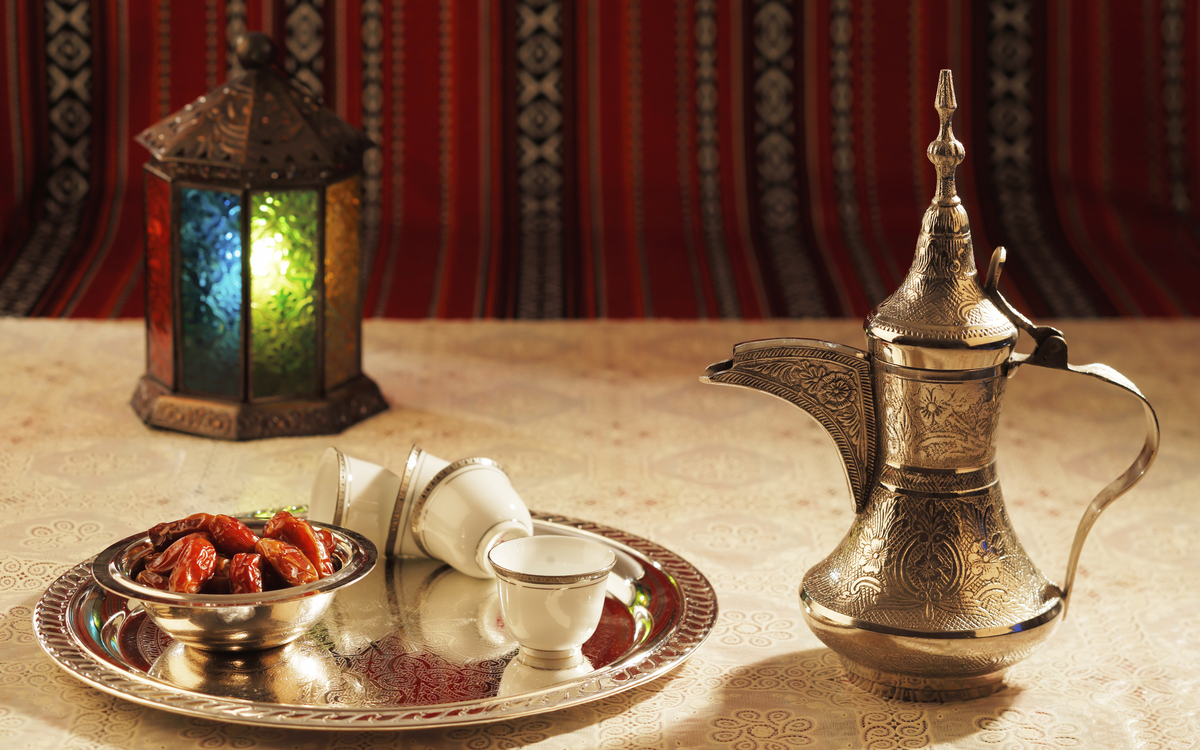 Foulbohnen mit Tee in Ägypten