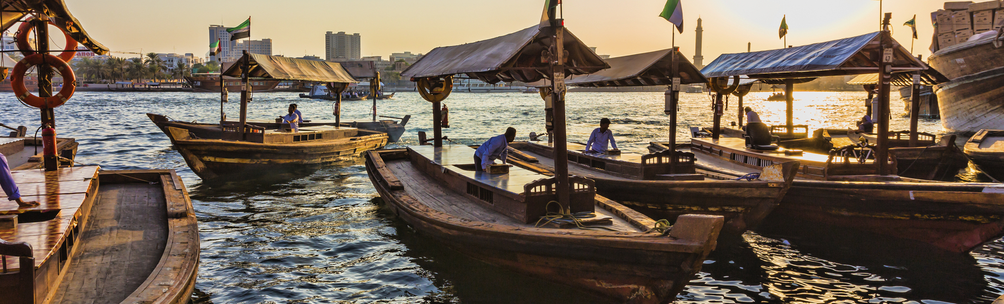 Dhau-Schiffe in Dubai, Vereinigte Arabische Emirate