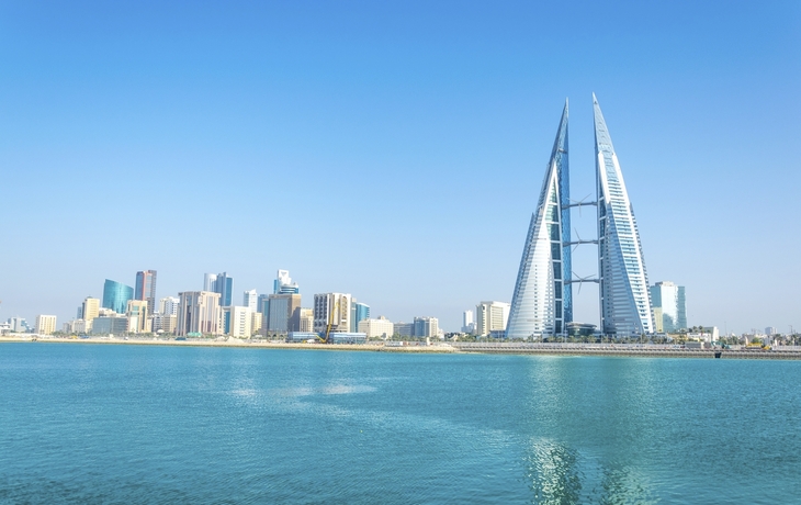 Skyline von Manama mit World Trade Center, Bahrain