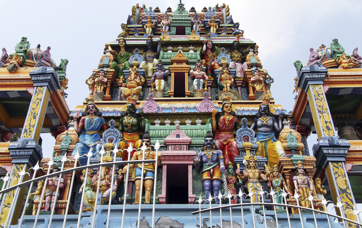 Bunt verziertes Gopuram Haus in Negombo, Sri Lanka