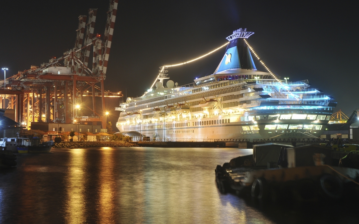 Totale der MS Artania in Colombo, Sri Lanka