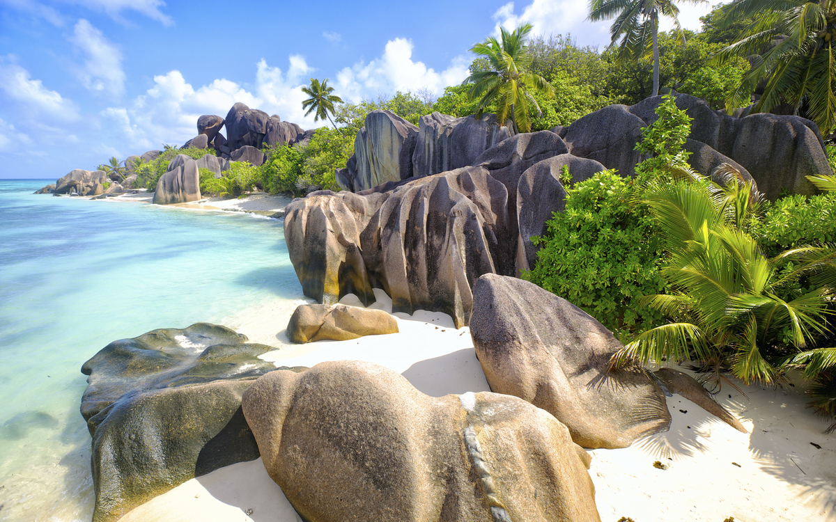 traumhaft schöner Strand auf den Seychellen