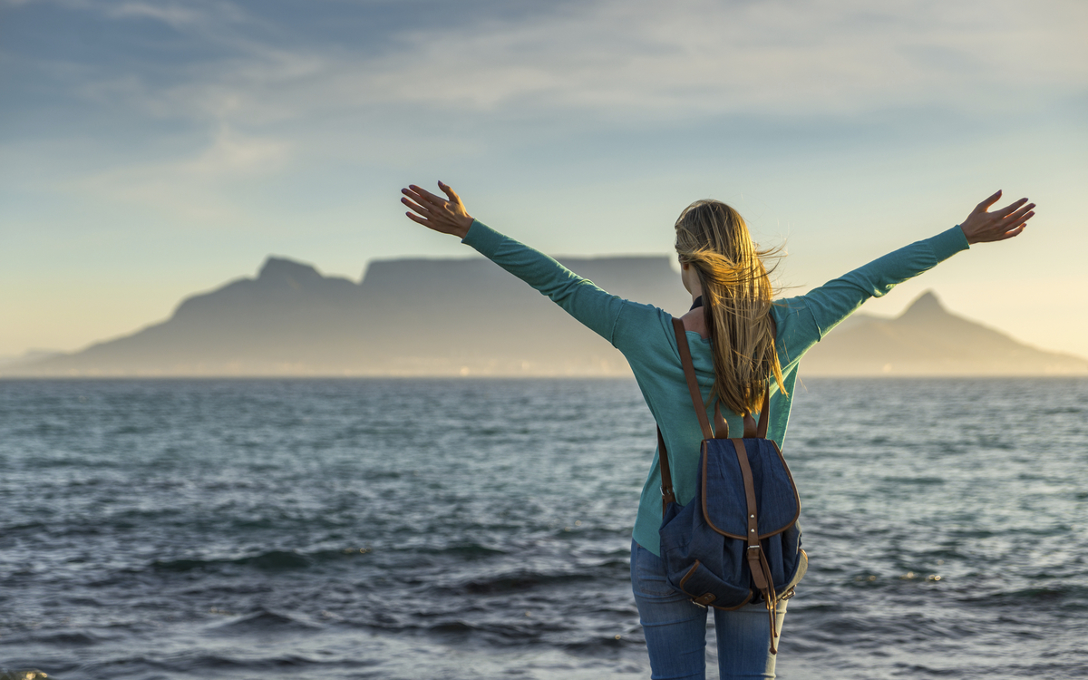 Touristin vor der Küste von Kapstadt, Südafrika