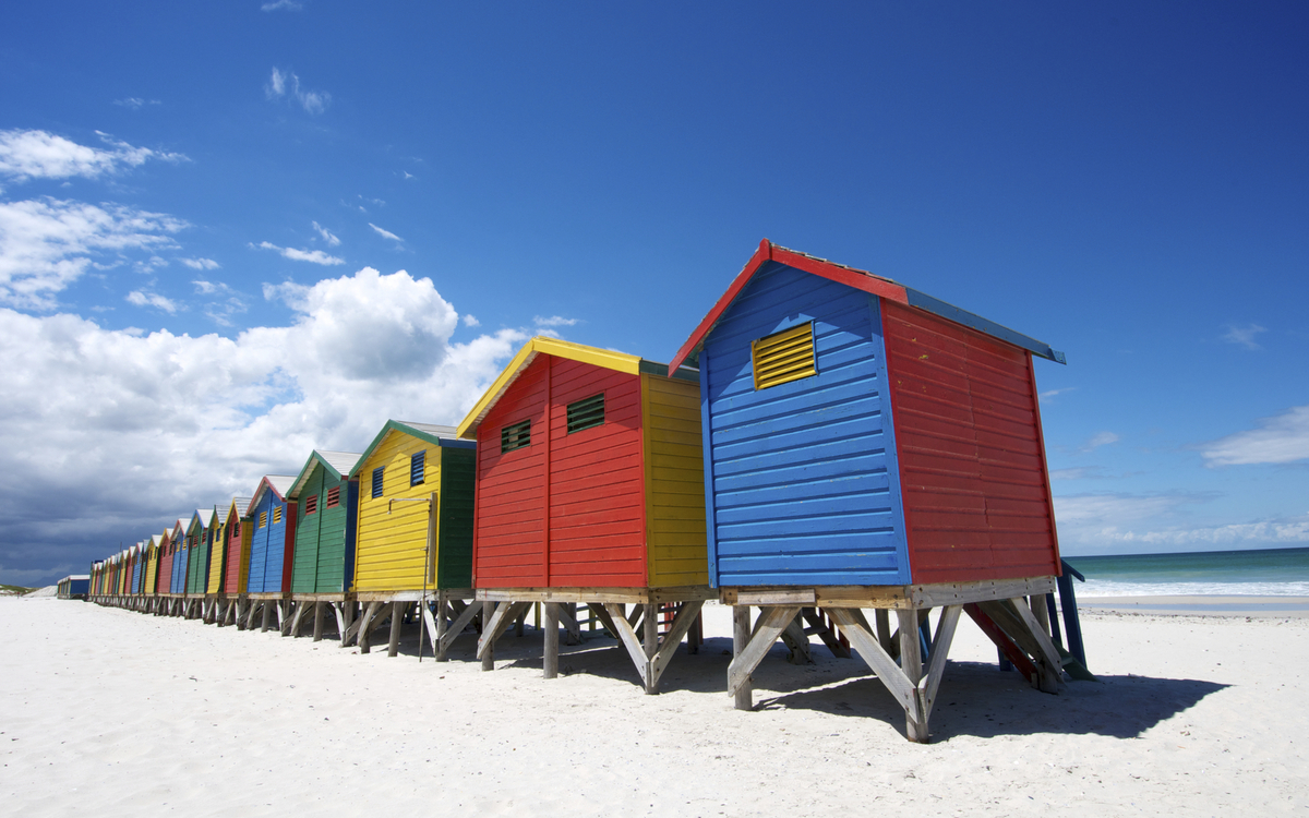 Strandhäuser am Strand von Kapstadt, Südafrika