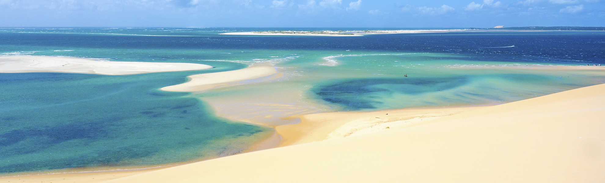 Sanddünen am Strand von Mosambik
