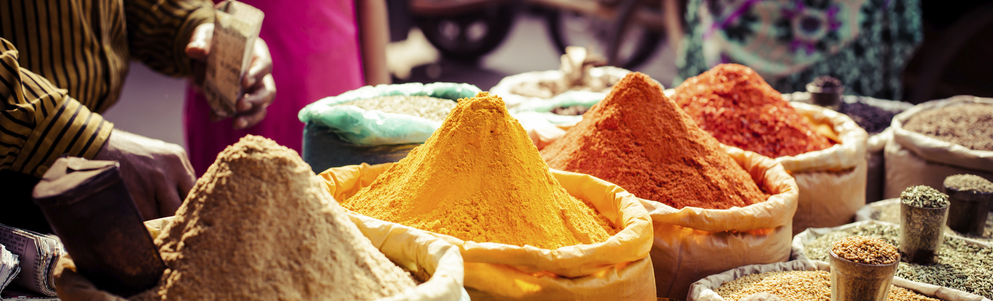 Indische Gewuerze auf dem Markt