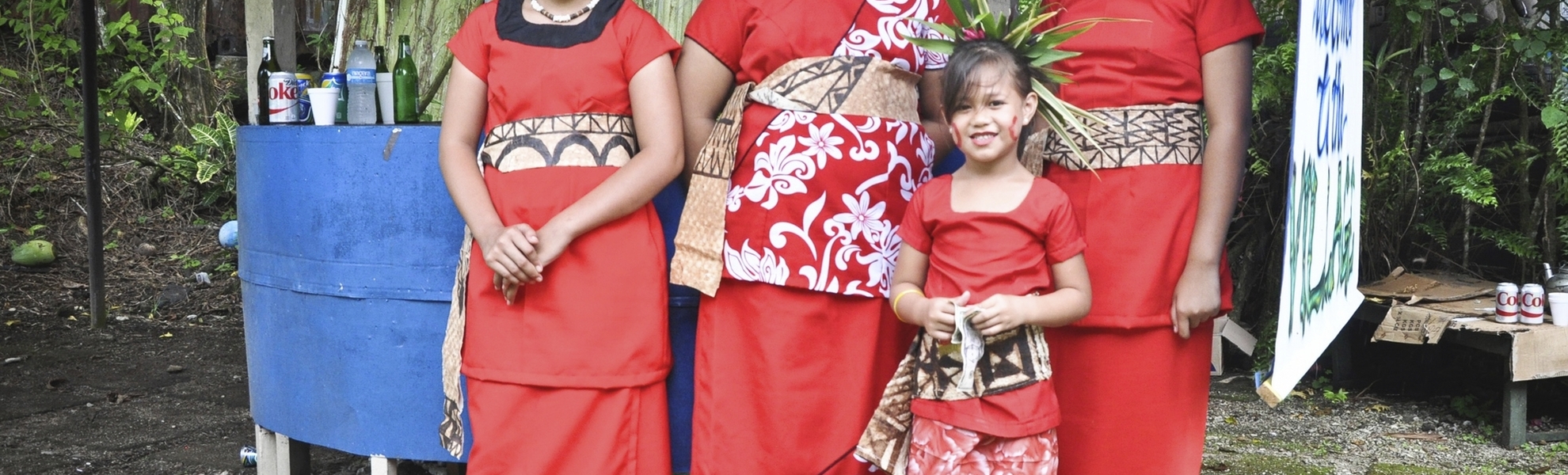 Traditionell gekleidete Mädchen auf Pago Pago, Amerikanisch Samoa