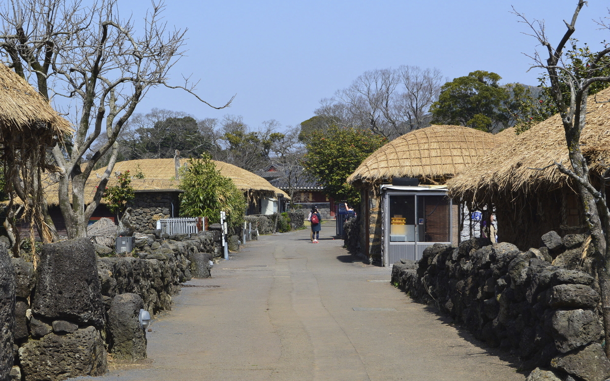 Traditionelle Häuser im volkstümlichen Dorf Seongeup, Südkorea