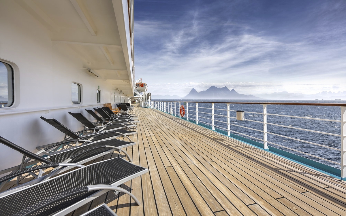 Promenadendeck auf MS Amadea