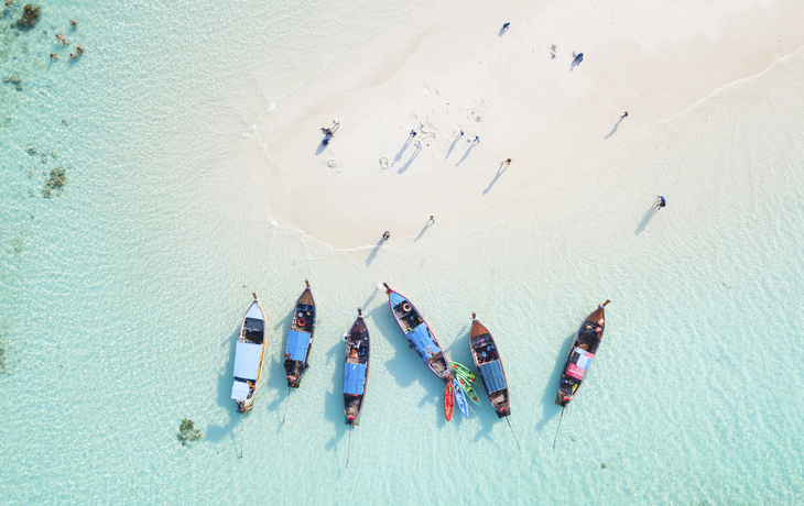 Luftansicht des Strandes von der Insel Ko Lippy m Adang-Rawi-Archipel, Thailand