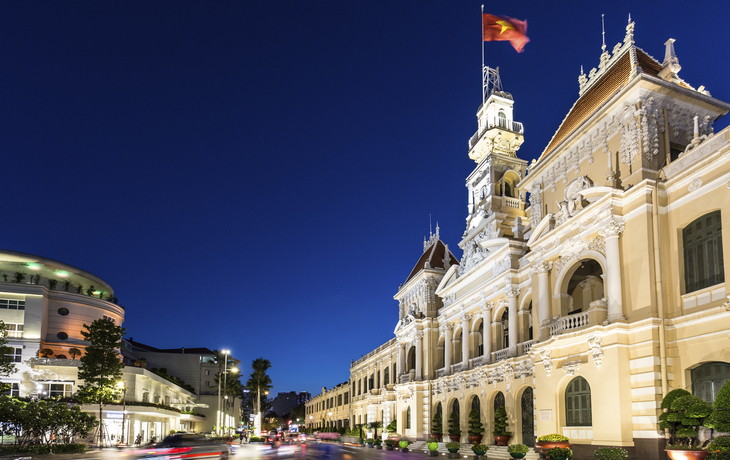 Volkscommittee von Saigon bei Nacht, Vietnam