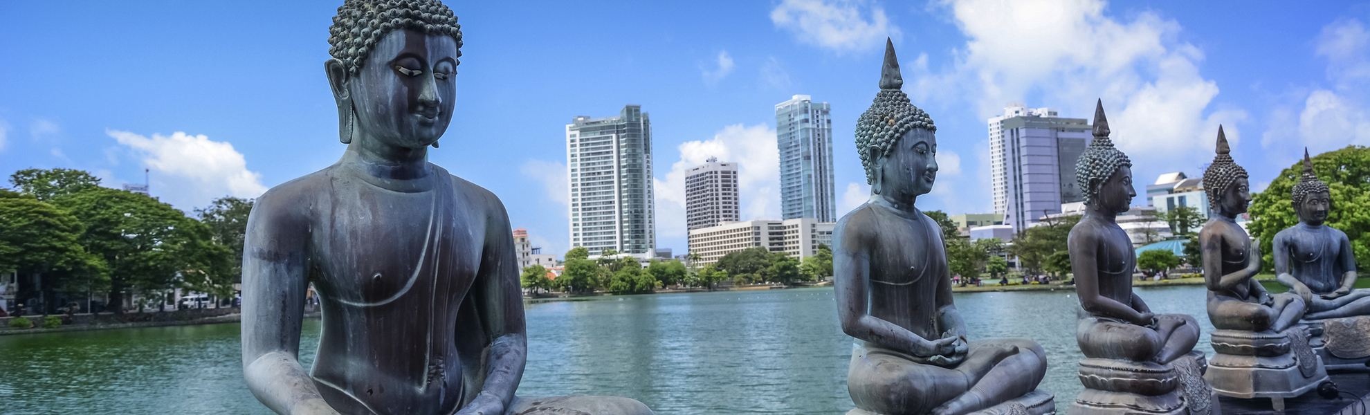 Buddha Statuen am Ufer des Colombo, Sri Lanka