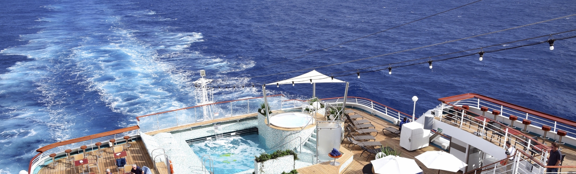 Außenpool auf der MS Amadea nach der Werft