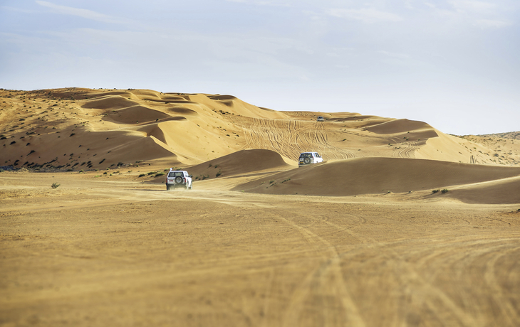 Jeepsafari durch gelbe Sandwüste