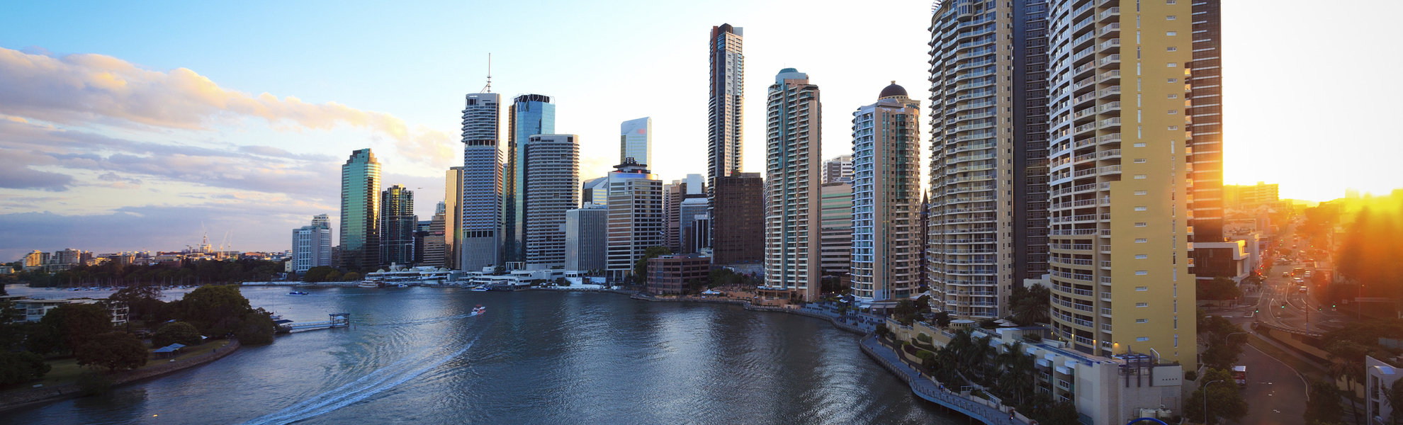Skyline von Brisbane im abendlichen Sonnenlicht, Australien